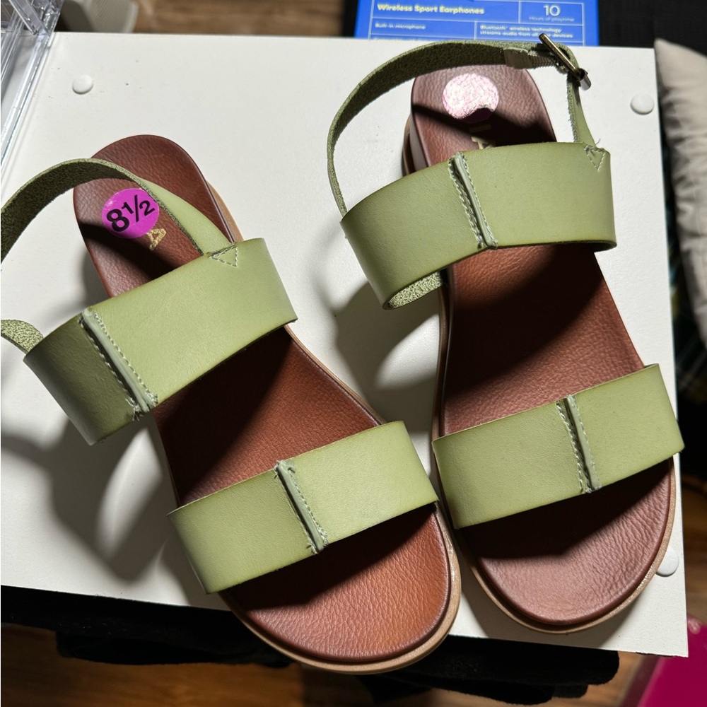 Mia Sandals Size 8.5
